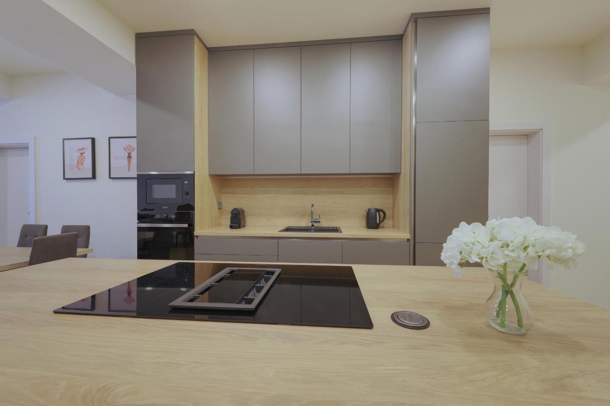 Shone Apartment Old Town 2 Bedroom 브라티슬라바 외부 사진